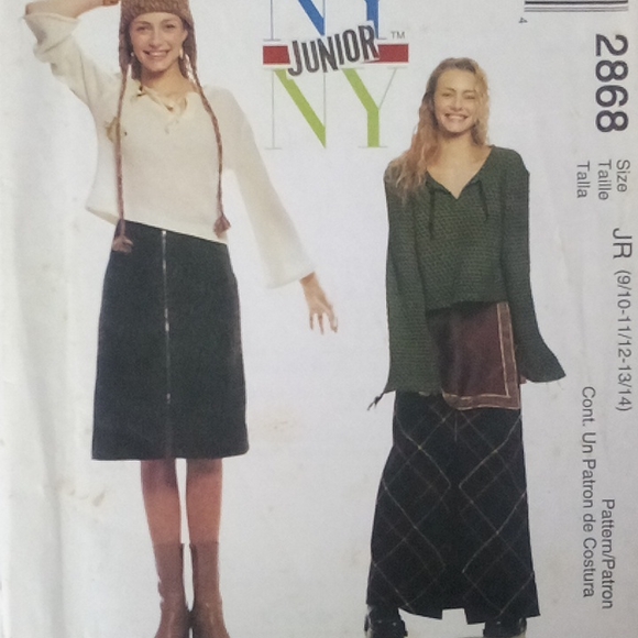 2/$15 Y2K McCalls 2868 NY NY Junior Sewing Pattern 023795286824 ©2000 - Picture 2 of 6